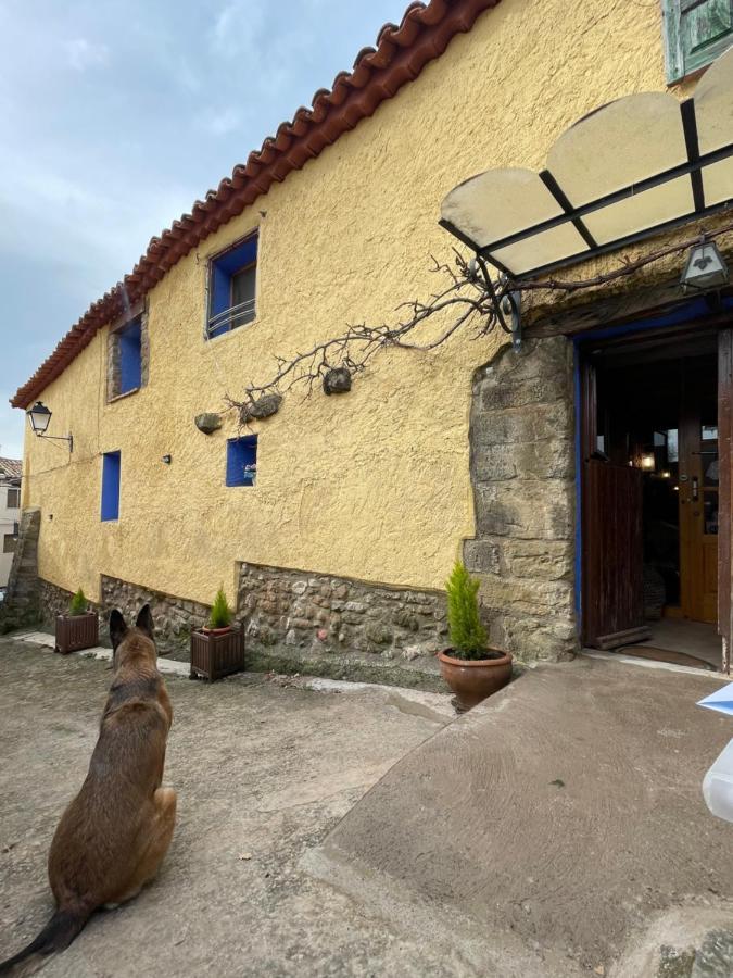 El Callejon De Andrese Лоаре Екстериор снимка